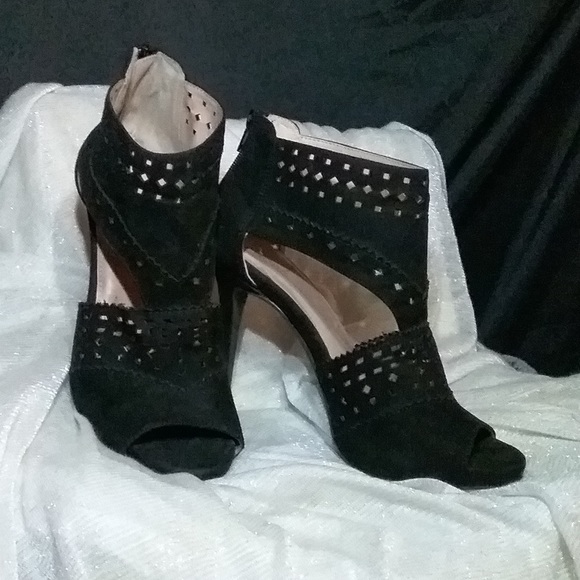 SOLD! - Picture 4 of 7